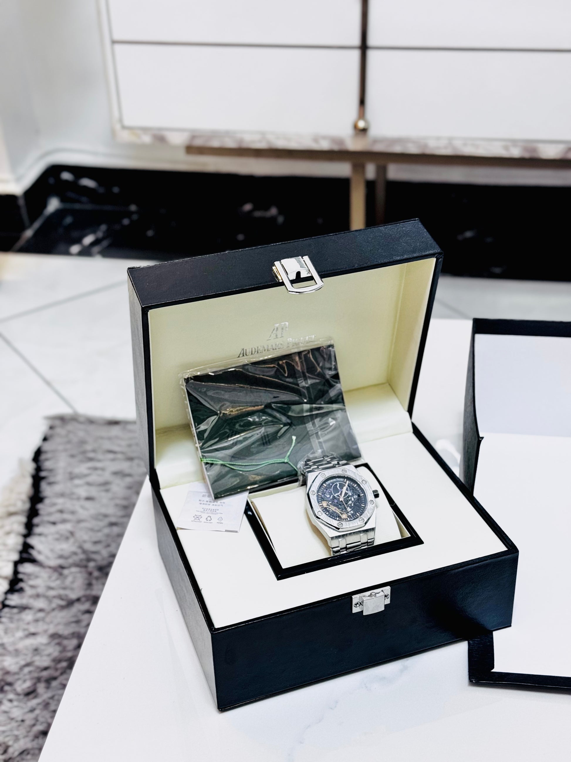 Audemars Piguet Royal Oak skelecton dial disponible Douala