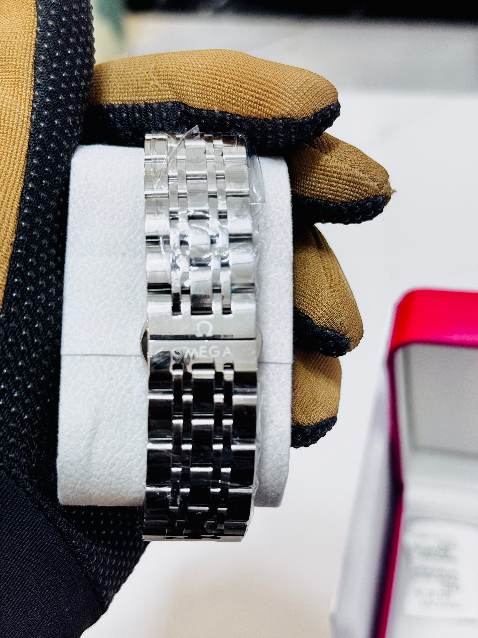 L'Omega Seamaster Aqua Terra 150M disponible à Douala