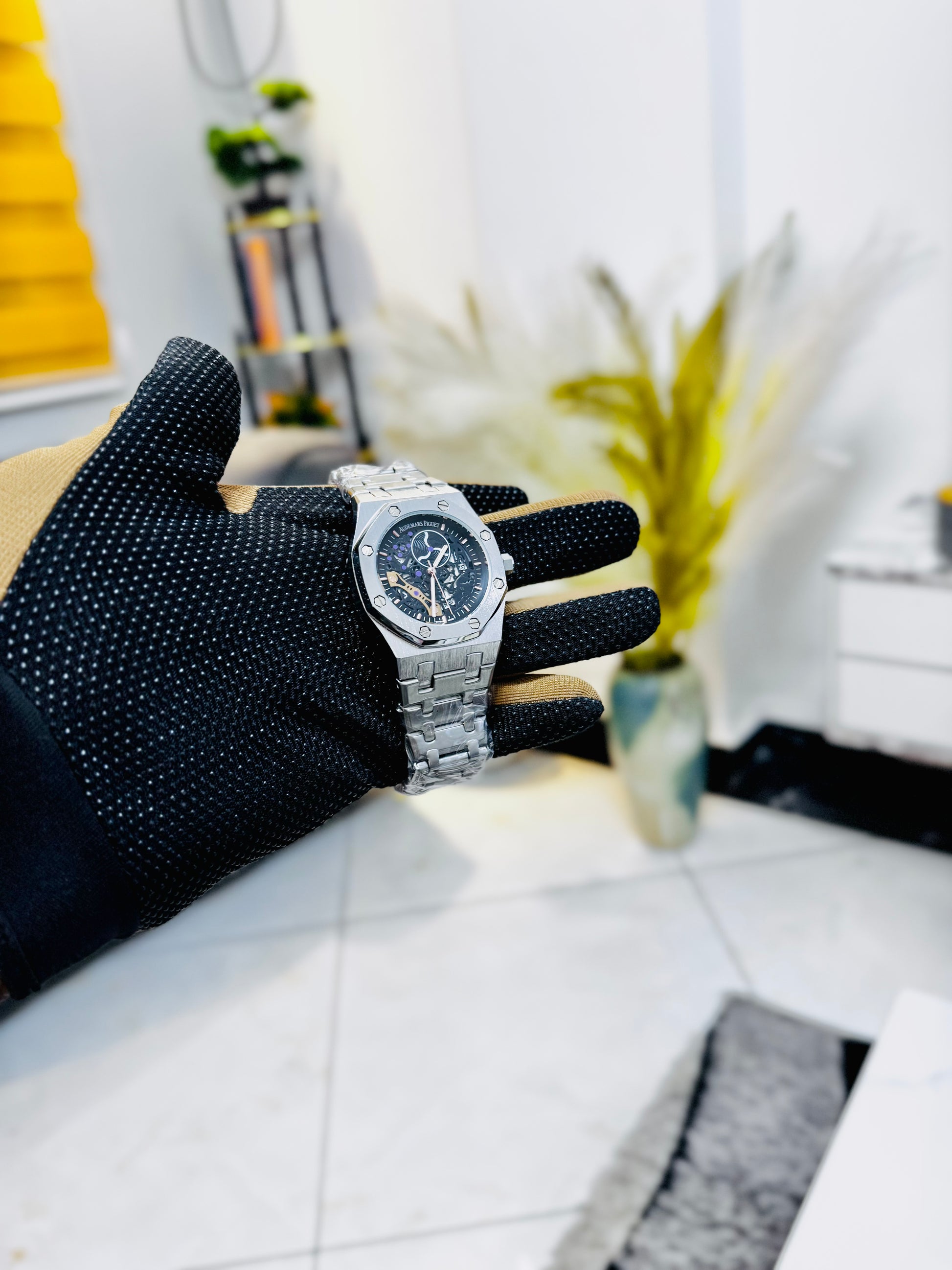 Audemars Piguet Royal Oak skelecton dial disponible Douala