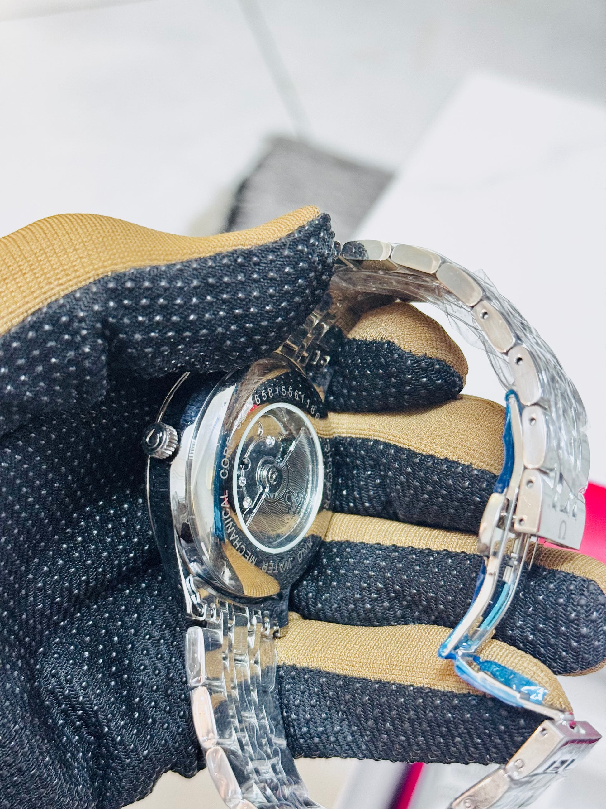 L'Omega Seamaster Aqua Terra 150M disponible à Douala