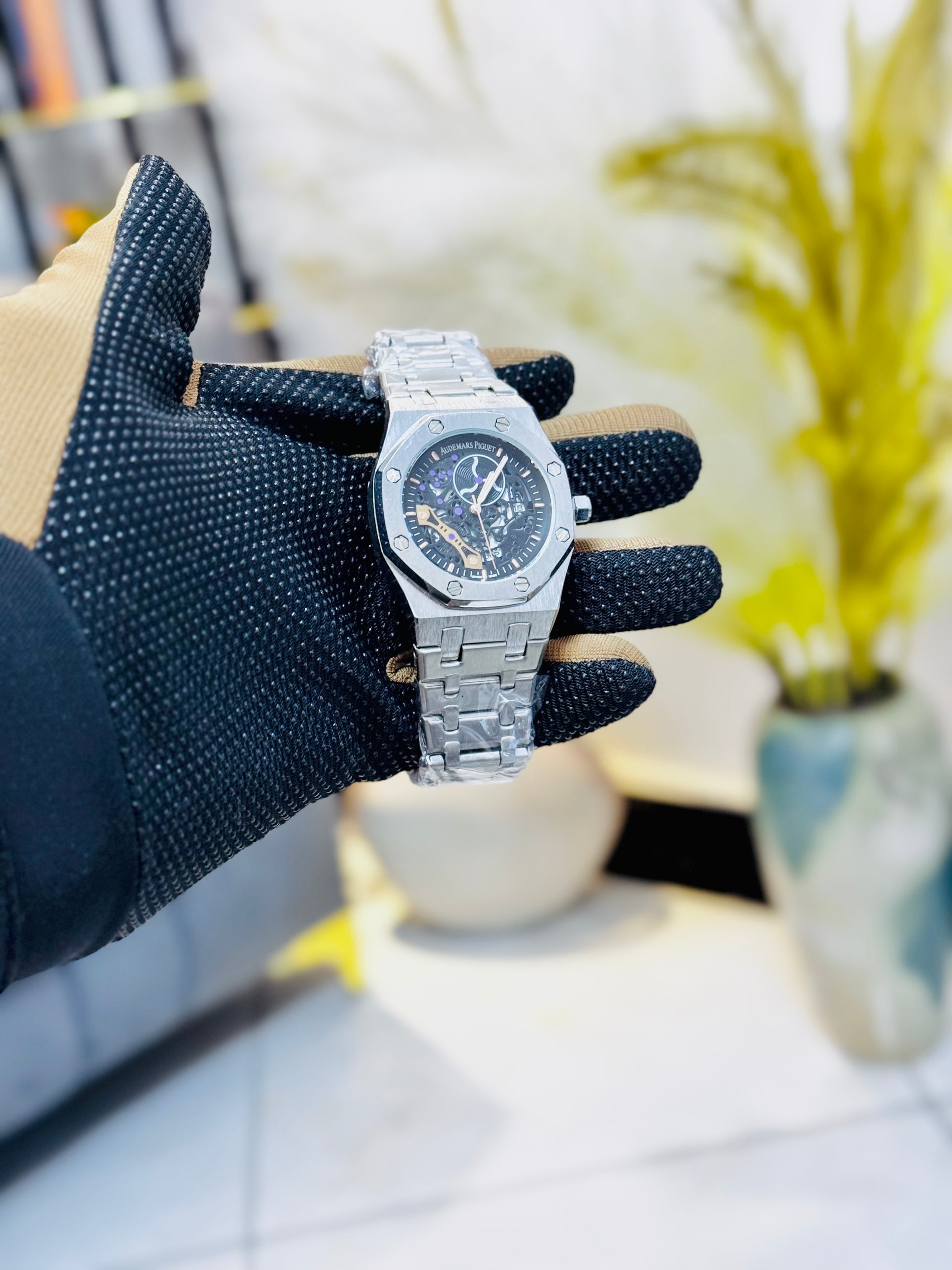 Audemars Piguet Royal Oak skelecton dial disponible Douala