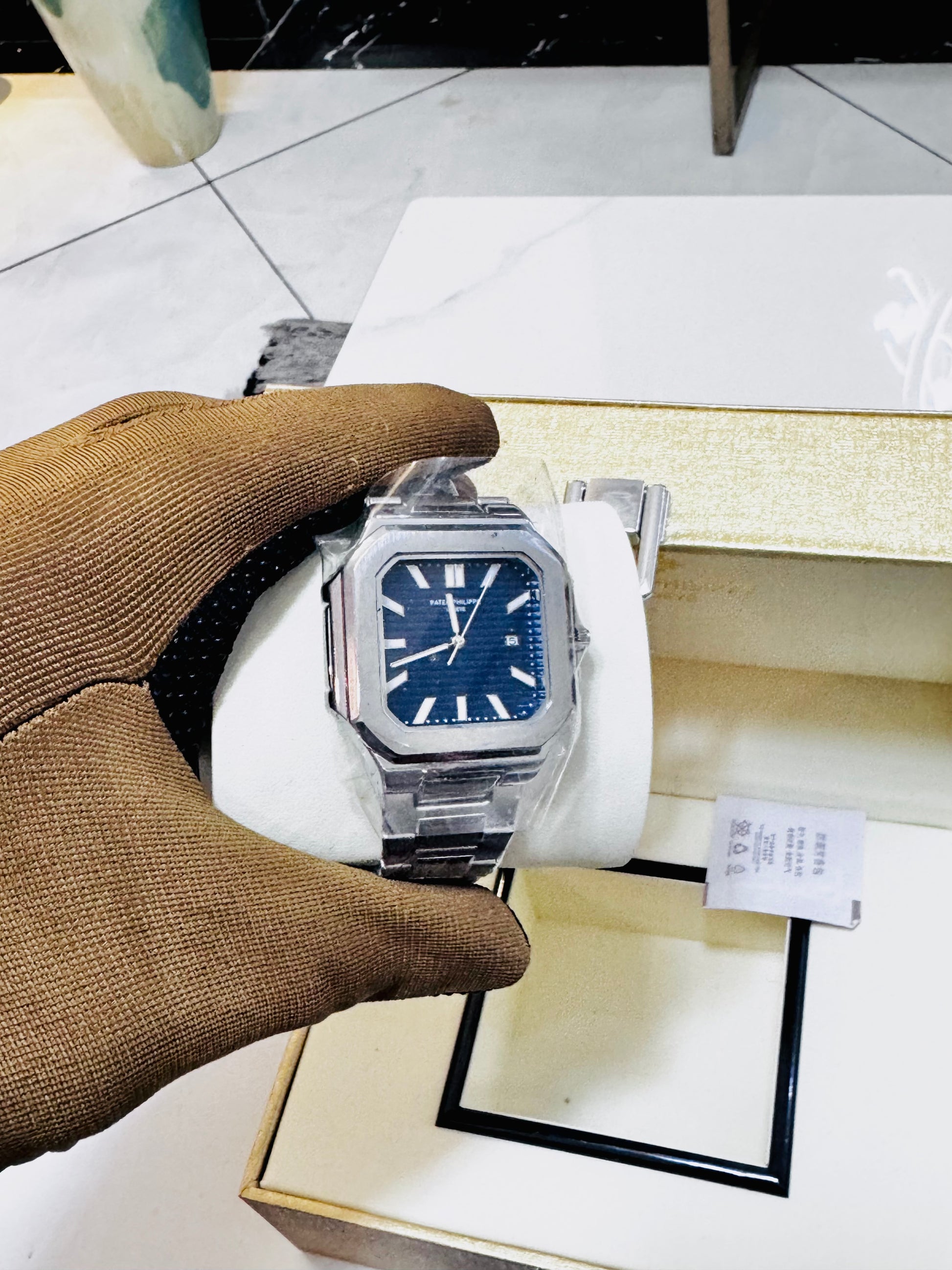 PATEK PHILIPPE CUBITUS  DISPONIBLE DOUALA