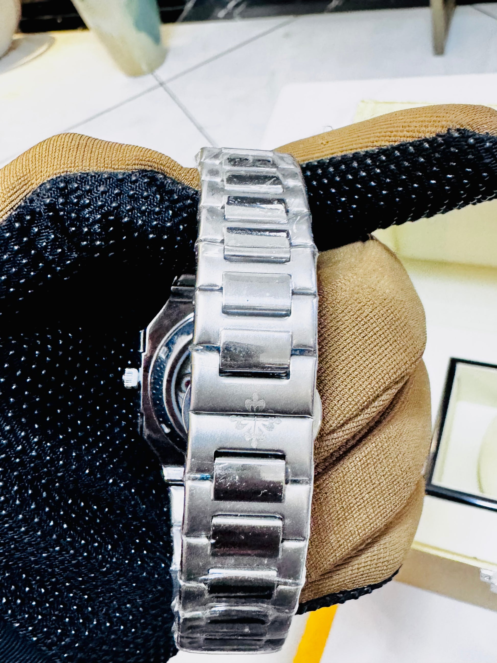 PATEK PHILIPPE CUBITUS  DISPONIBLE DOUALA