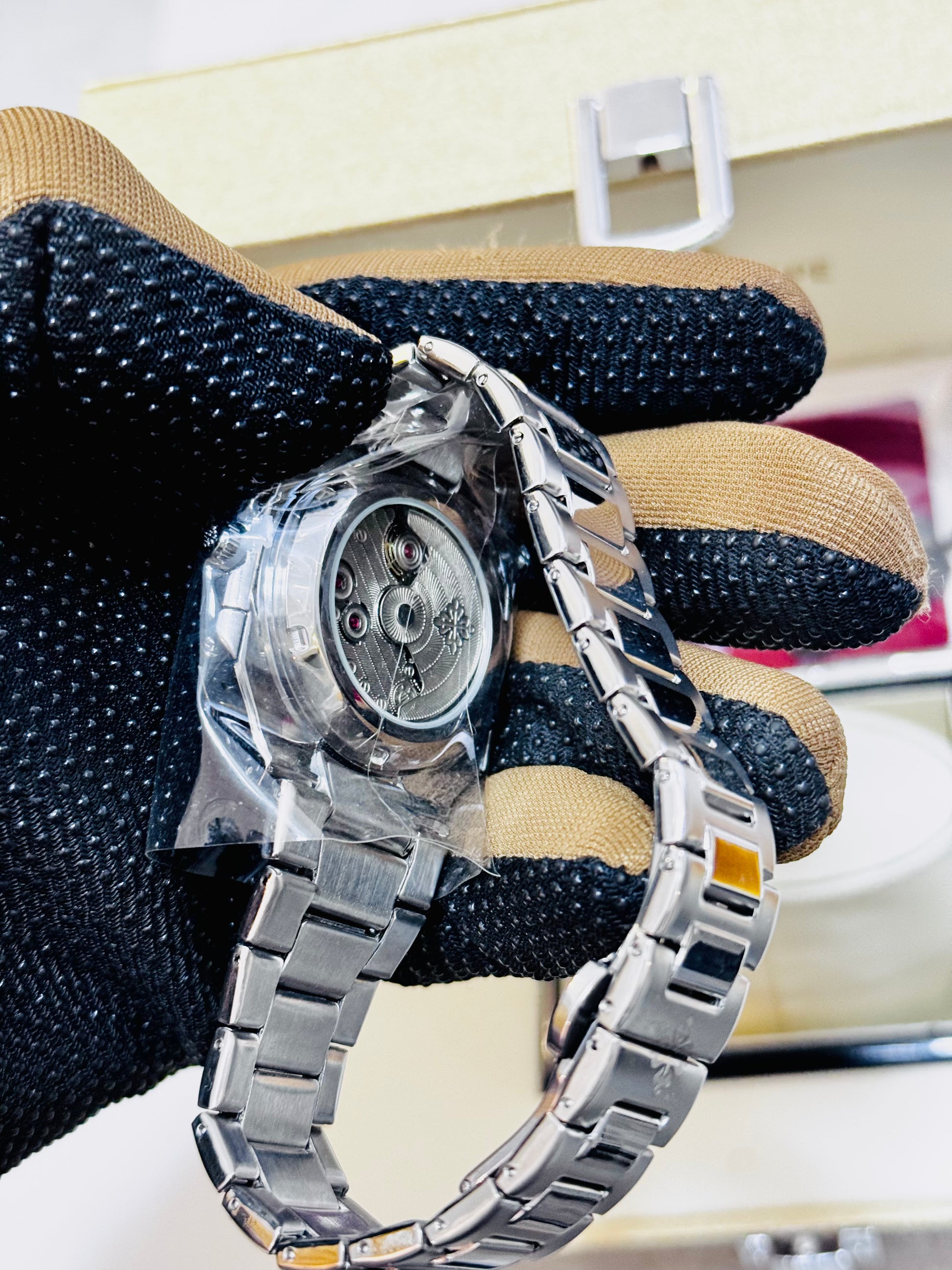 PATEK PHILIPPE CUBITUS  DISPONIBLE DOUALA